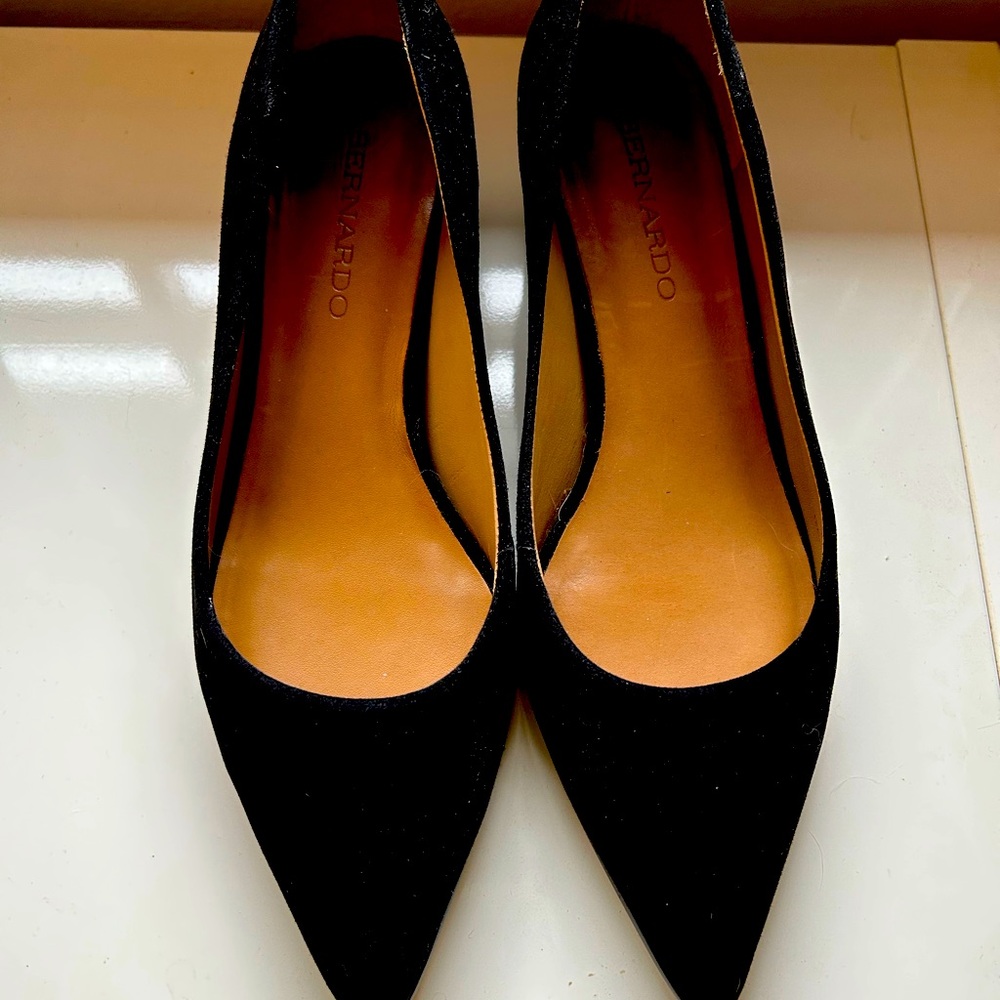 Bernardo Black Suede pumps, block heal. Worn once.